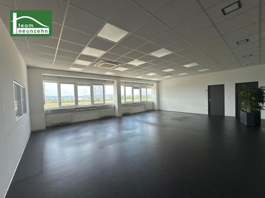 Office in Maria Lanzendorf, Politischer Bezirk Bruck an der Leitha