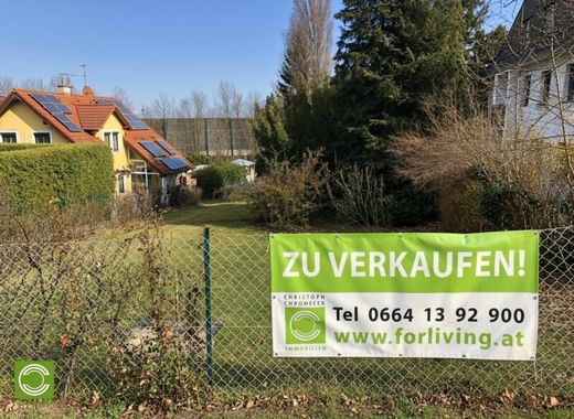 Land in Gießhübl, Politischer Bezirk Mödling