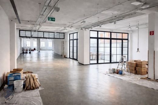 Office in Tulln, Politischer Bezirk Tulln