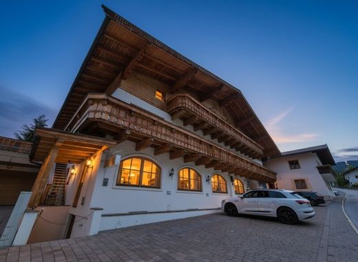 Hotel w Fieberbrunn, Politischer Bezirk Kitzbühel