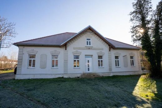 منزل ﻓﻲ Pyhra, Politischer Bezirk Mistelbach