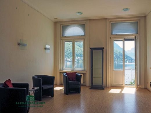 Büro in Gmunden, Politischer Bezirk Gmunden