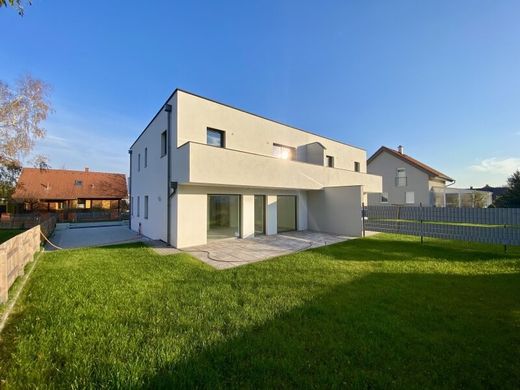 Luxury home in Willendorf am Steinfelde, Politischer Bezirk Neunkirchen