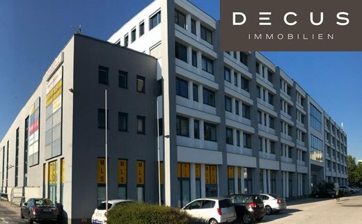 Office in Wiener Neudorf, Politischer Bezirk Mödling