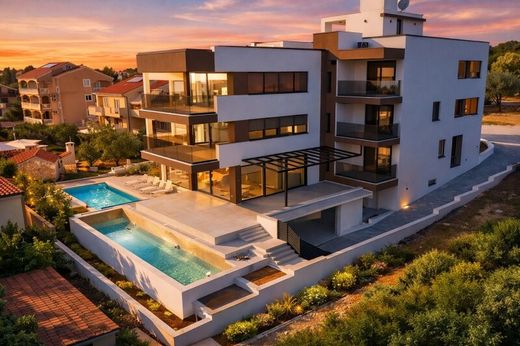 Apartment / Etagenwohnung in Kožino, Zadar