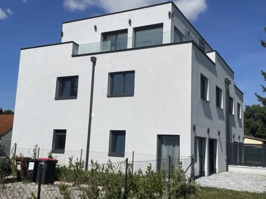 Luxe woning in Schwarzau am Steinfeld, Politischer Bezirk Neunkirchen