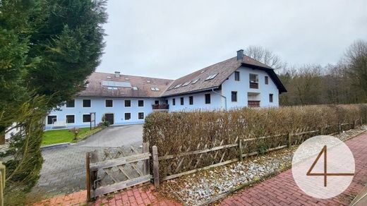 Ferme à Schlüsslberg, Politischer Bezirk Grieskirchen