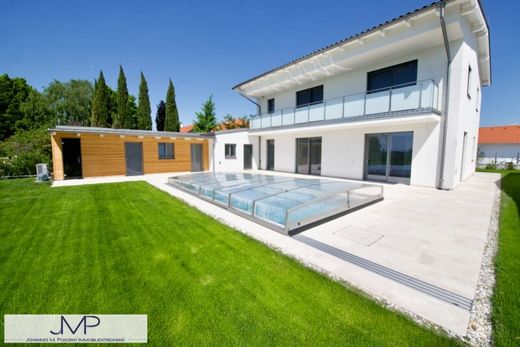 Вилла, Гольс, Politischer Bezirk Neusiedl am See