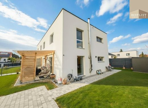 Casa di lusso a Theresienfeld, Politischer Bezirk Wiener Neustadt