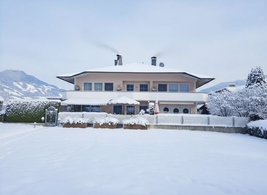 豪宅  Uderns, Politischer Bezirk Schwaz