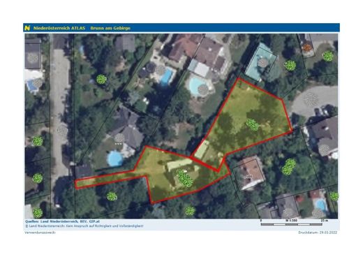 Land in Brunn am Gebirge, Politischer Bezirk Mödling