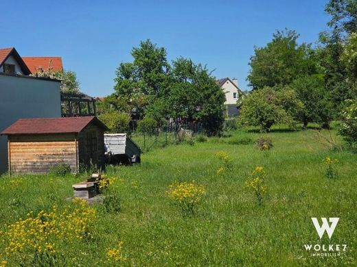 Land in Bisamberg, Politischer Bezirk Korneuburg
