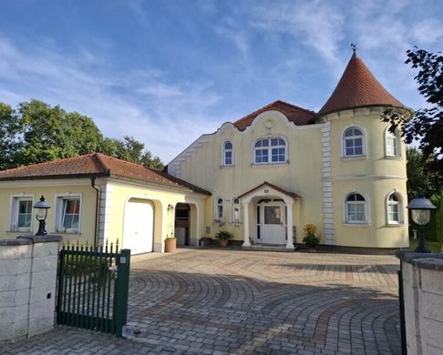Luxe woning in Markgrafneusiedl, Politischer Bezirk Gänserndorf
