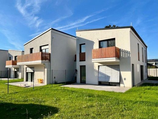 Luxury home in Steinabrückl, Politischer Bezirk Wiener Neustadt