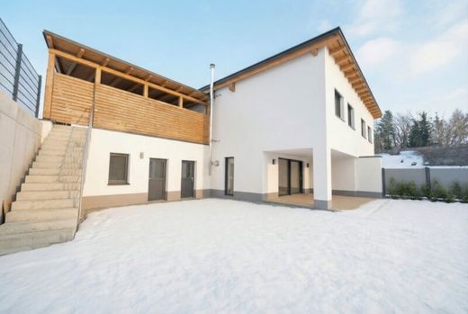Lüks ev Oftering, Politischer Bezirk Linz-Land