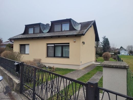 Luxury home in Zeiselmauer, Politischer Bezirk Tulln