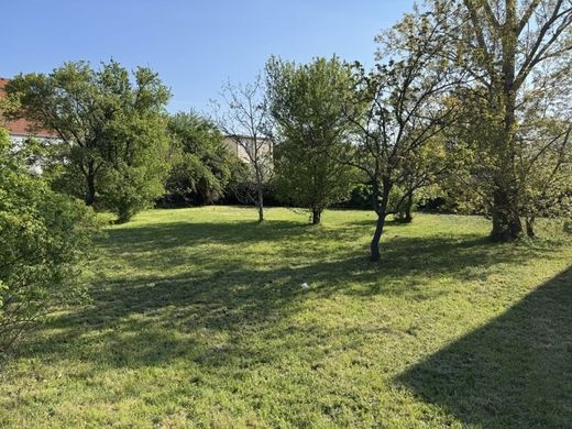 Land in Perchtoldsdorf, Politischer Bezirk Mödling