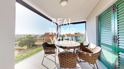 Apartment / Etagenwohnung in Milčetići, Primorsko-Goranska