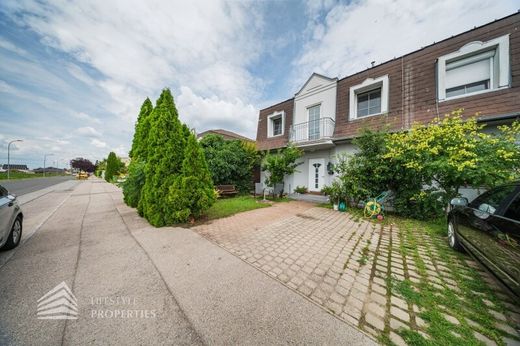 Luxury home in Leopoldsdorf im Marchfelde, Politischer Bezirk Gänserndorf