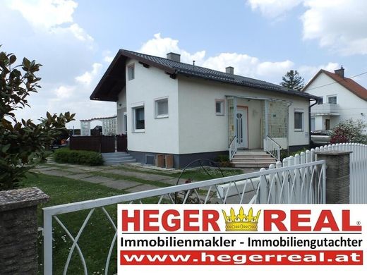 Luxury home in Weigelsdorf, Politischer Bezirk Baden