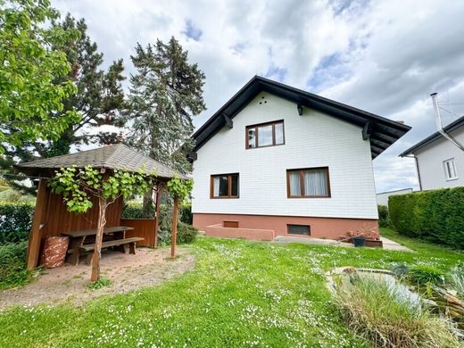 ‏בתי יוקרה ב  Wiener Neudorf, Politischer Bezirk Mödling