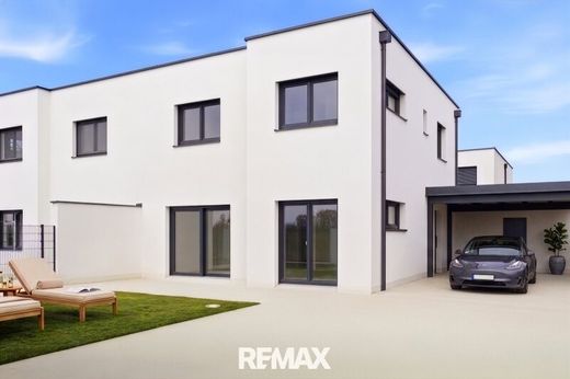 Luxury home in Perg, Politischer Bezirk Perg