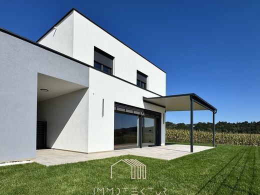 Элитный дом, Empersdorfberg, Politischer Bezirk Leibnitz