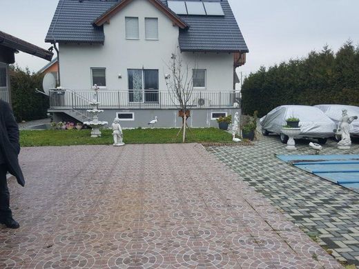 Luxury home in Rauchenwarth, Politischer Bezirk Bruck an der Leitha