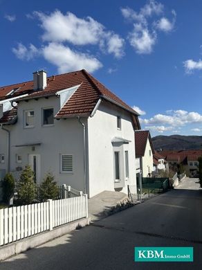 Luxury home in Pressbaum, Politischer Bezirk Sankt Pölten