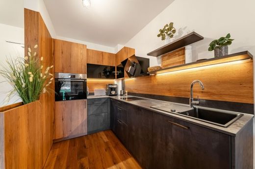 Apartment / Etagenwohnung in Grafenweg, Politischer Bezirk Kitzbühel