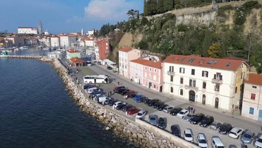 Appartamento a Pirano, Comune di Pirano
