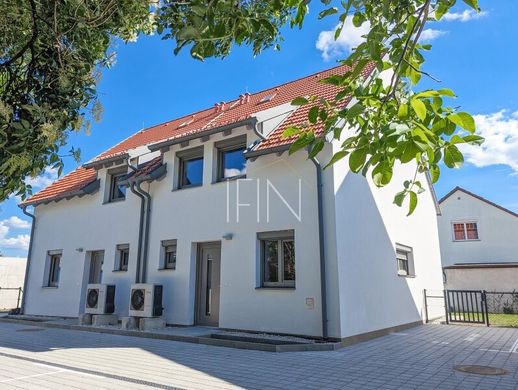 Maison de luxe à Traiskirchen, Politischer Bezirk Baden