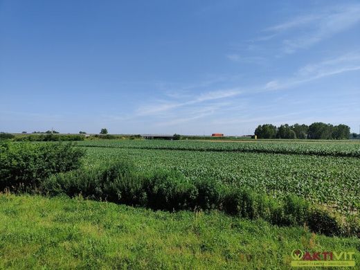 Grundstück in Beltinci