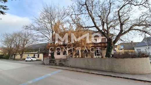 Элитный дом, Лосдорф, Politischer Bezirk Melk