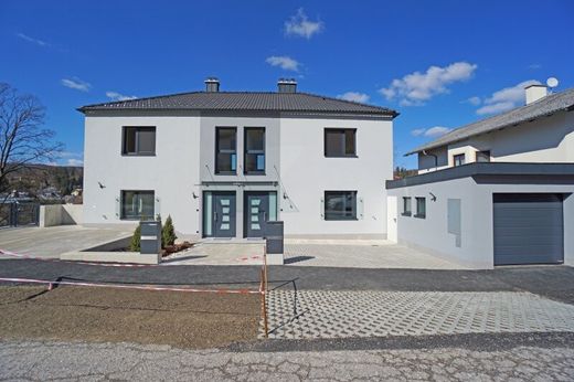 Luxus-Haus zu mieten in Pressbaum
