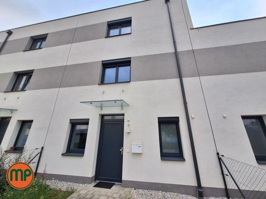 Luxe woning in Felixdorf, Politischer Bezirk Wiener Neustadt