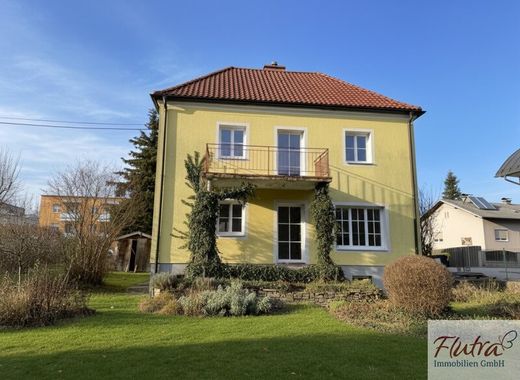 Luxury home in Thalheim bei Wels, Wels-Land
