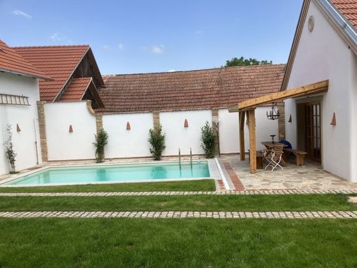 Luxury home in Heldenberg, Politischer Bezirk Hollabrunn