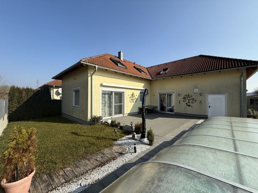 Luxe woning in Sankt Florian, Politischer Bezirk Linz-Land