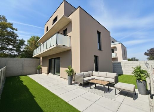 منزل ﻓﻲ Deutsch-Wagram, Politischer Bezirk Gänserndorf