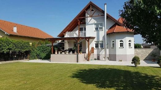 Luxury home in Parndorf, Politischer Bezirk Neusiedl am See