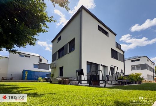 Lüks ev Fischamend Dorf, Politischer Bezirk Bruck an der Leitha