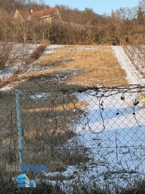 Teren w Langenzersdorf, Politischer Bezirk Korneuburg