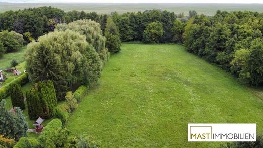 Land in Fertőboz, Győr-Moson-Sopron