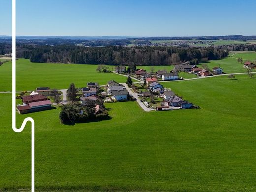 Land in Lamprechtshausen, Politischer Bezirk Salzburg-Umgebung