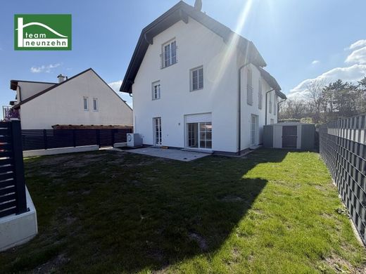 Luxury home in Steinabrückl, Politischer Bezirk Wiener Neustadt