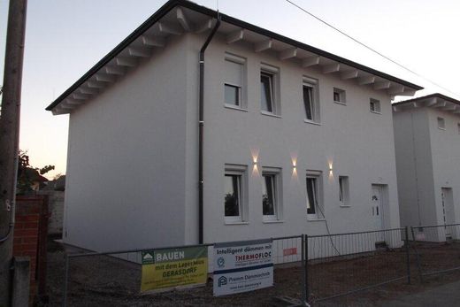 Luxus-Haus in Gerasdorf bei Wien, Politischer Bezirk Korneuburg
