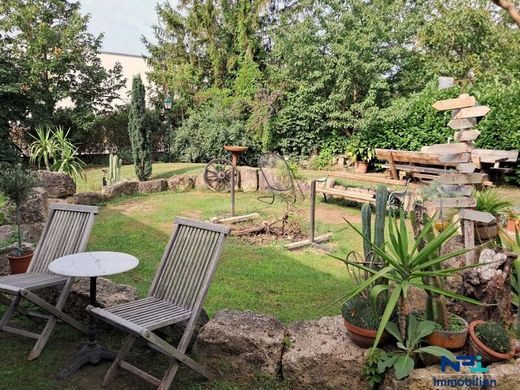 Luxury home in Felixdorf, Politischer Bezirk Wiener Neustadt