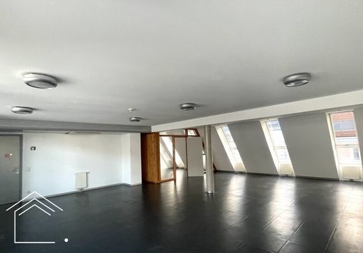 Bureau à Neubau, Politischer Bezirk Mistelbach