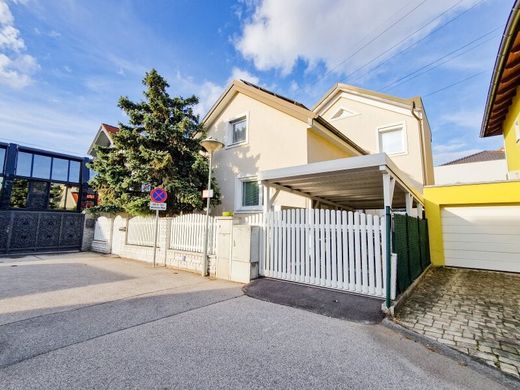 Luxury home in Vösendorf, Politischer Bezirk Mödling